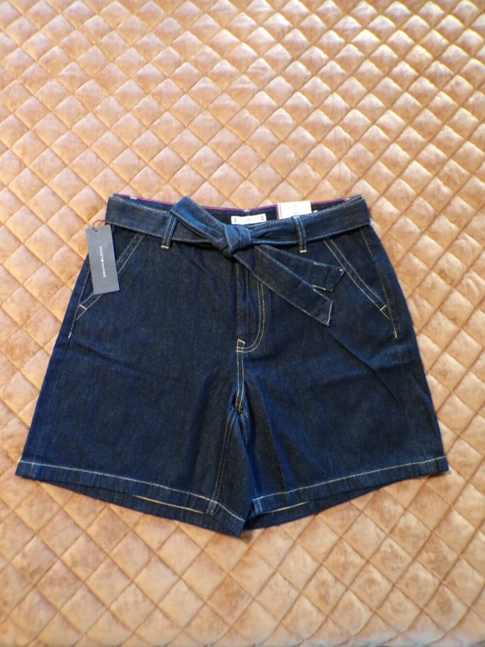 Tommy Hilfiger NWT Women's Rigid Dark Blue Denim High Rise Short Size: 8, 10, 12